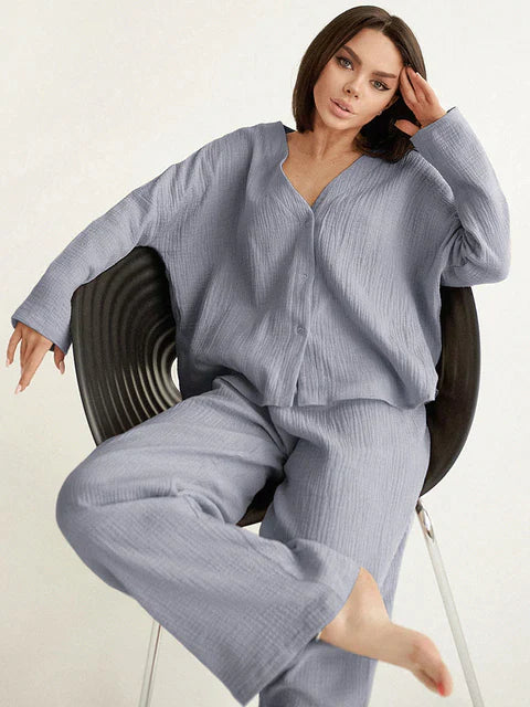 Oversized Cotton Loungewear Broek en Trui in de kleur Grijs voor dames in Lounge stijl geschikt voor alle seizoenen.