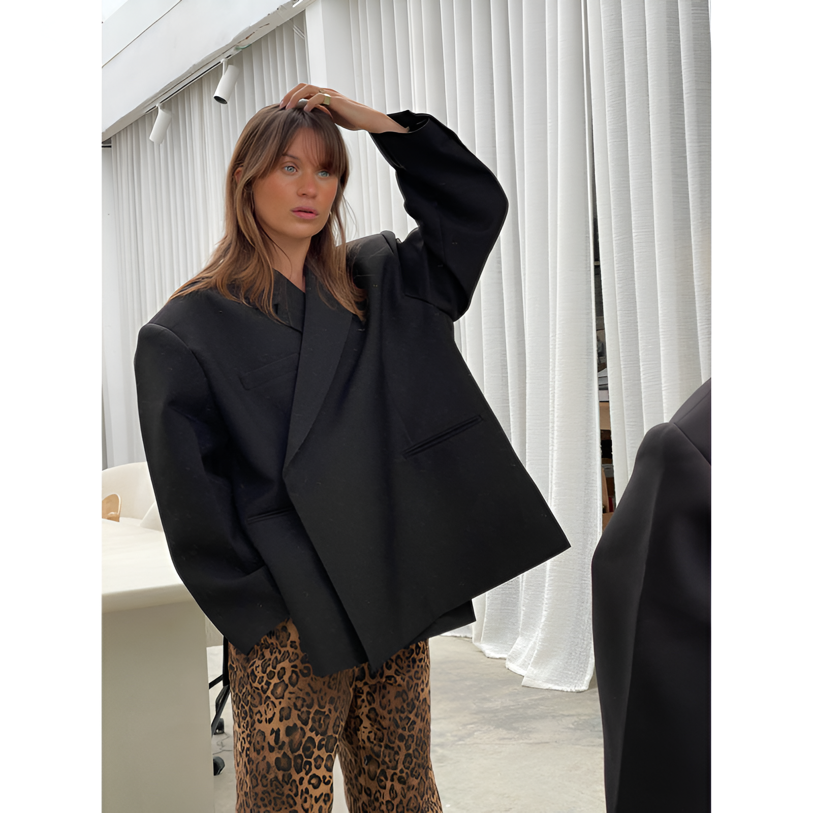 Emora Nova - Hedendaagse Vrouw Oversized Blazer - Wolmix