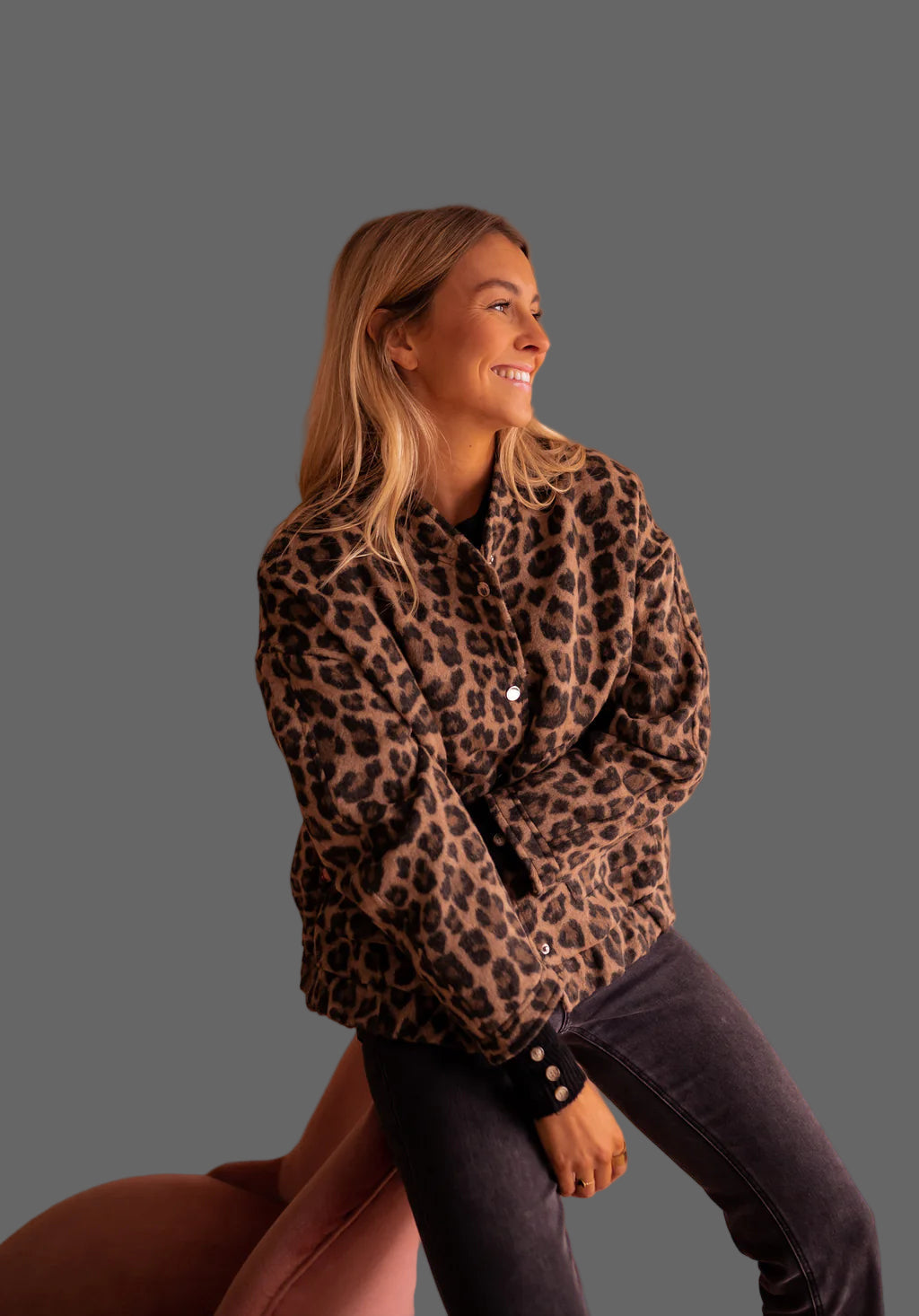 Oversized Bomberjack met Opvallende Luipaardprint