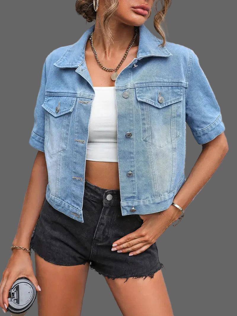 Sabrine Denim jack | Denim overhemd met korte mouwen voor dames in de kleur Lichtblauw voor dames in Heritage stijl ideaal voor de herfst.