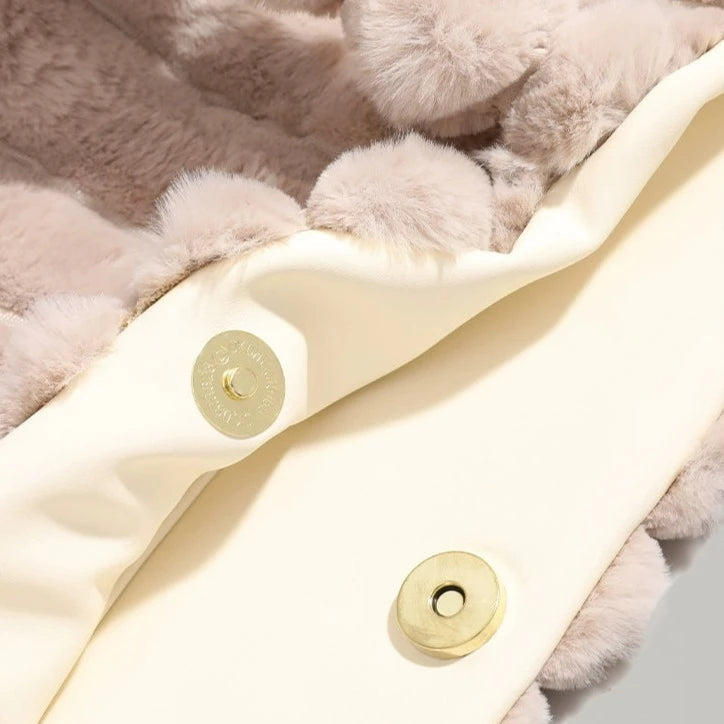 Emora Nova - Trendy Vrouwen Pluche Schoudertas met Pompons