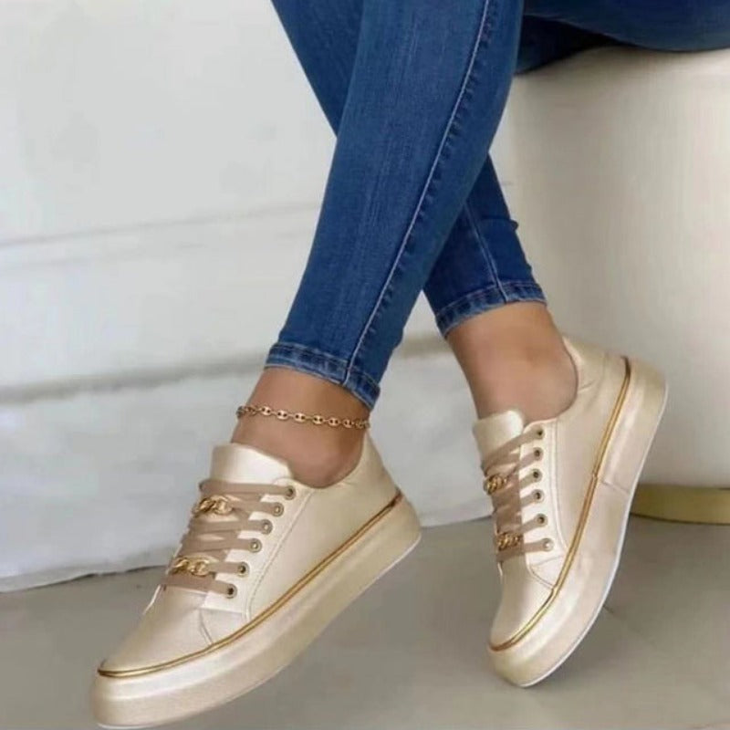 Emora Nova - Hedendaagse Dames Plateau Sneaker met Gouden Accenten