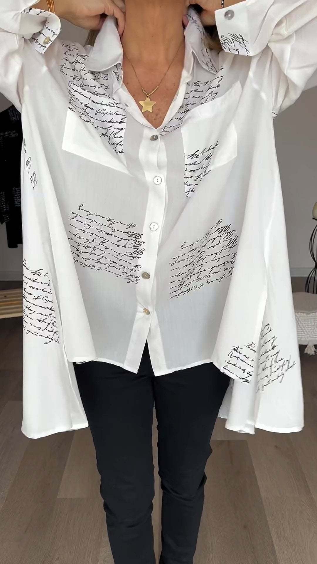 Emora Nova - Hedendaagse Vrouwen Artistieke Blouse met Handschrift Print