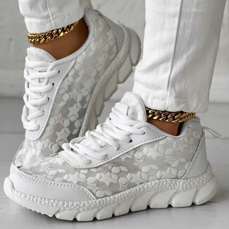 Emora Nova - Elegante Dames Sneakers met Bloemig Kant & Mesh