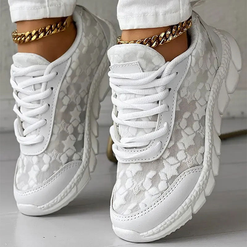 Emora Nova - Elegante Dames Sneakers met Bloemig Kant & Mesh